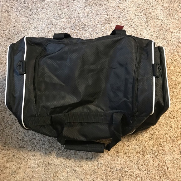 Adidas large duffle bag nwot - Picture 4 of 5